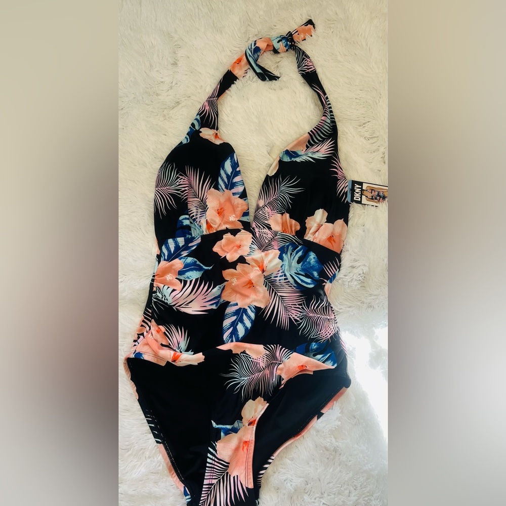 ☀️NWT DKNY tummy control swimsuit. Size large - Picture 3 of 8